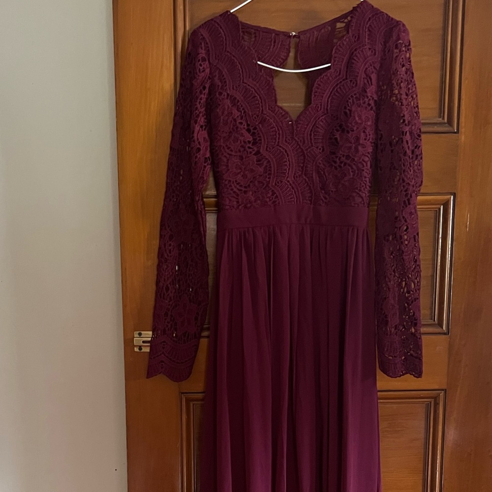 Lulu’s burgundy long sleeve lace maxi dress, size small, worn only once - Picture 3 of 6